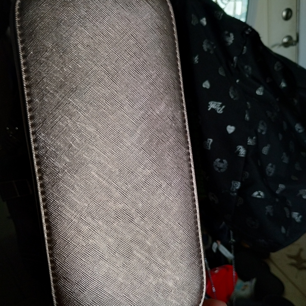 Kate Spade Metallic Lilac Purse FOR CERTAIN BUYER DO NOT BID - Picture 4 of 5